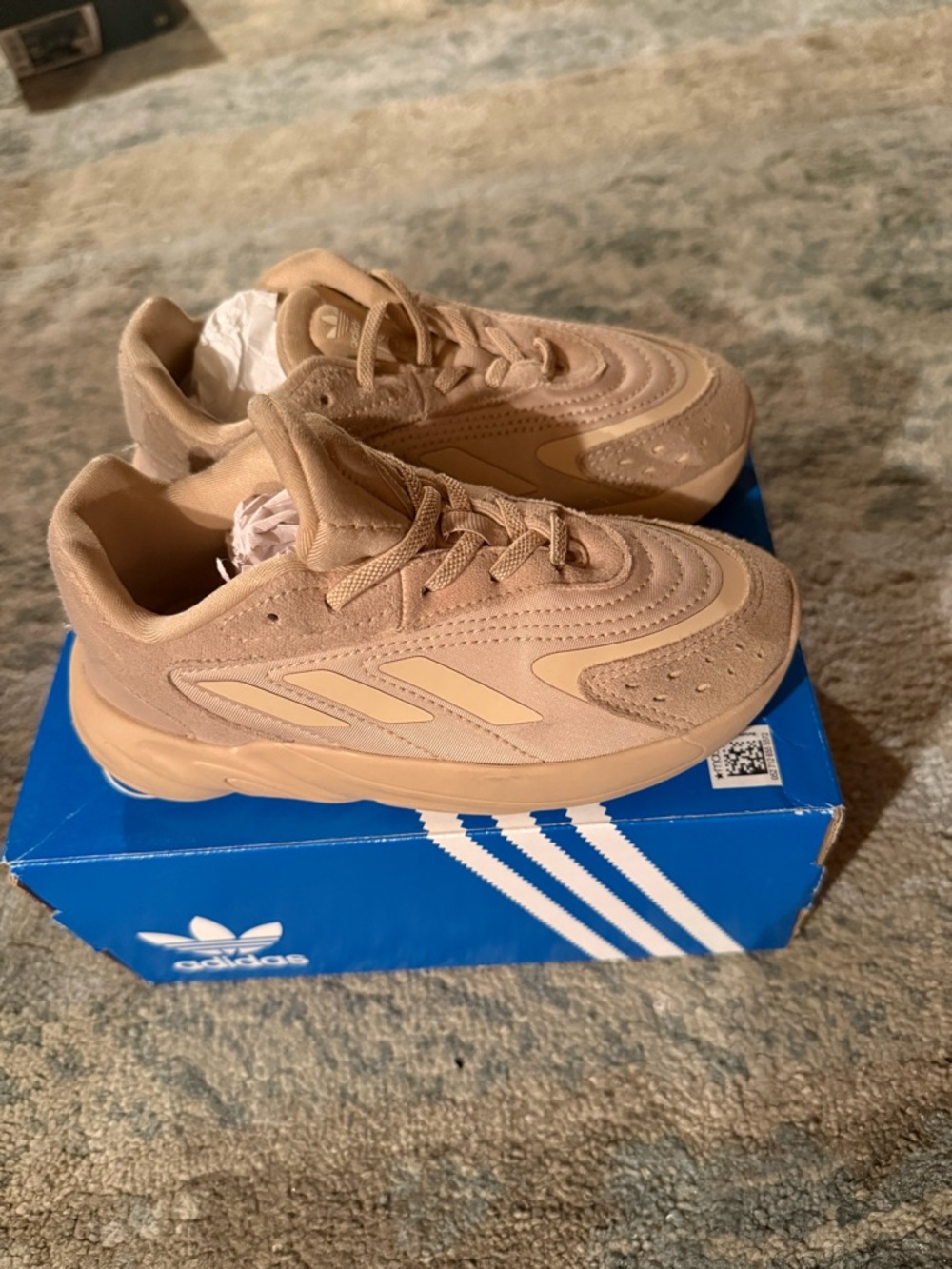 Adidas Kids' Ozelia sneakers size 12K